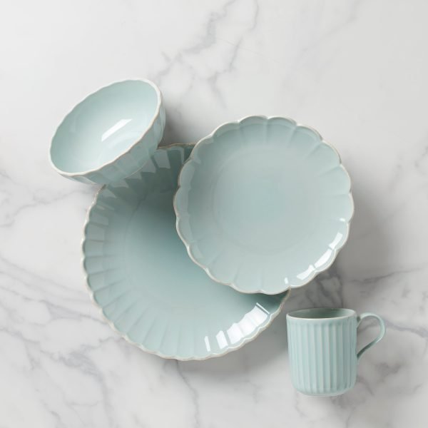 French Perle Scallop 4-Piece Place Setting